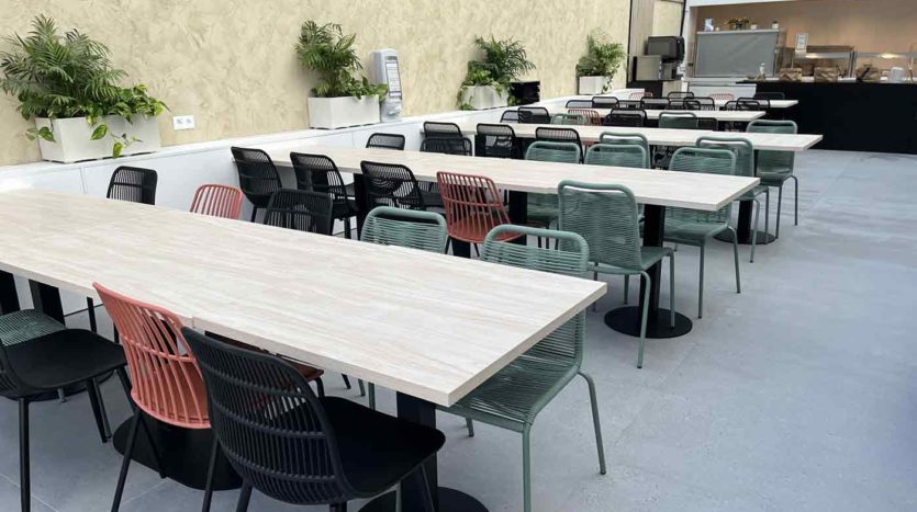 Vibe Granada Zona de mesas