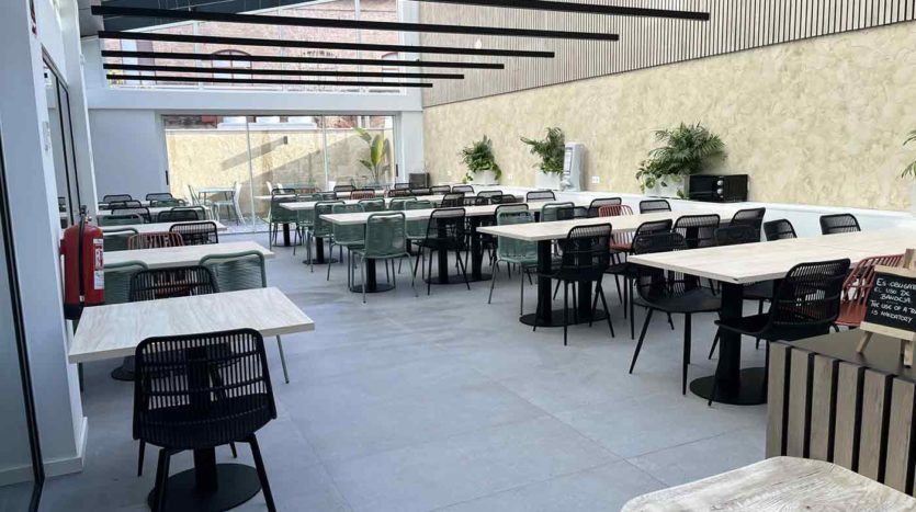 Resi estudiantes Vibe Granada mesas comunes