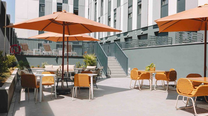 Resi estudiantes Vibe Granada terraza