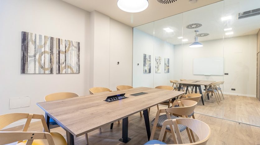 Sala de trabajo en Residencia de Estudiantes Kadora en Sevilla