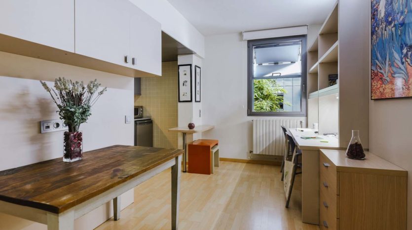Residencia de estudiantes Sarrià en Barcelona apartamento individual con escritorio