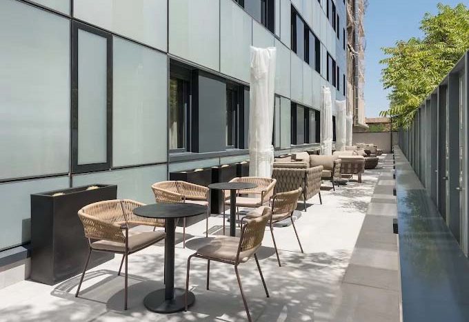 Terraza de la Residencia Universitaria Kadora en Zaragoza