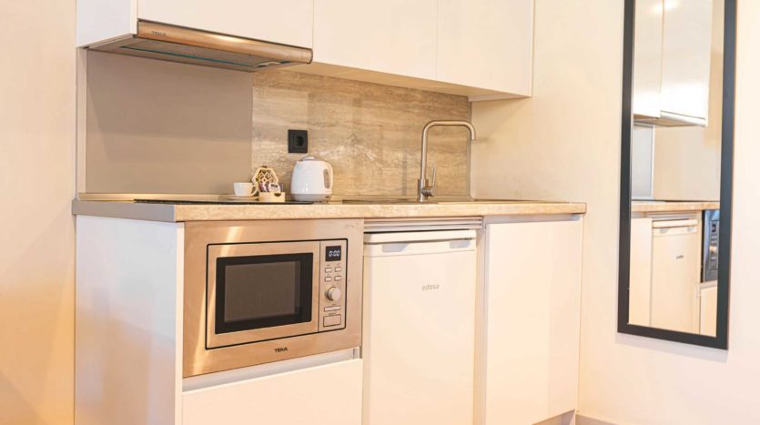 Residecia Universitaria Kadora Granada Cocina en estudio