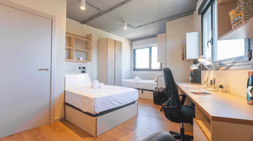 Residecia Universitaria Kadora Granada Estudio Doble