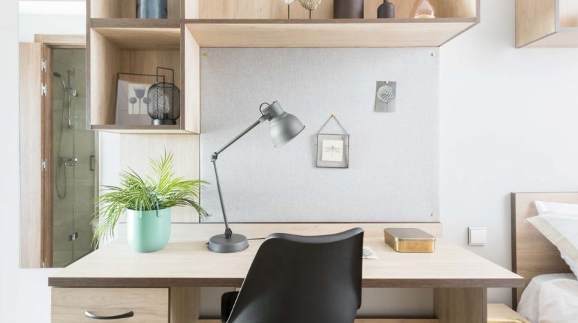 Escritorio en Estudio de la Residencia Universitaria Kadora en Zaragoza