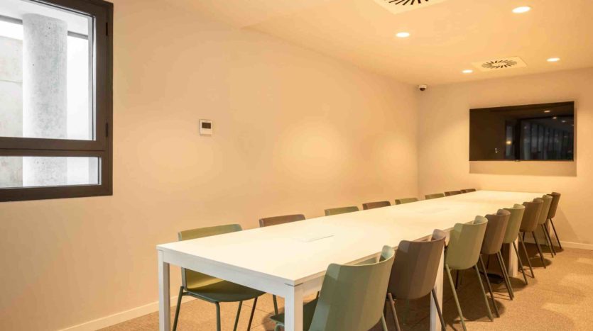 Residencia de estudiantes AMRO Salamanca sala de reuniones y trabajo