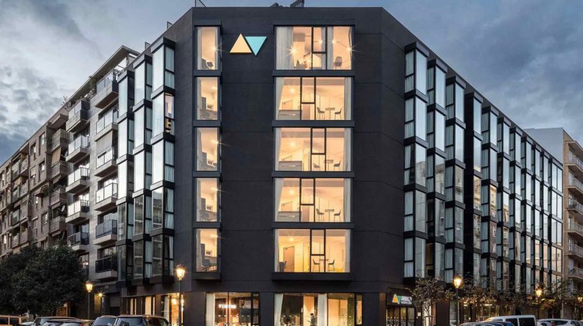 Residencia de estudiantes Valencia AMRO fachada exterior
