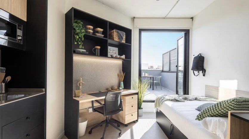 Residencia de estudiantes Valencia AMRO estudio premium con terraza