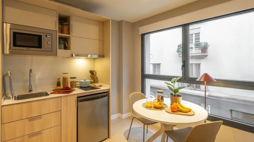 Residencia de estudiantes AMRO Valencia Puerto estudio doble estándar con terraza