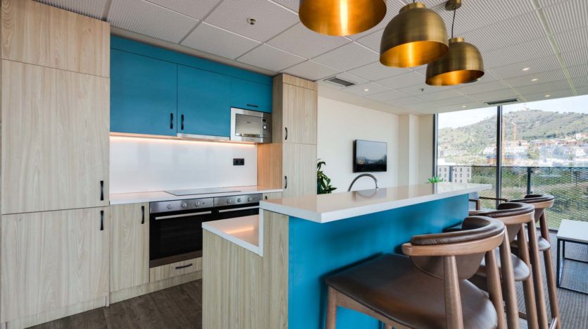 Residencia universitaria Livensa en Barcelona Diagonal Alto cocina privada