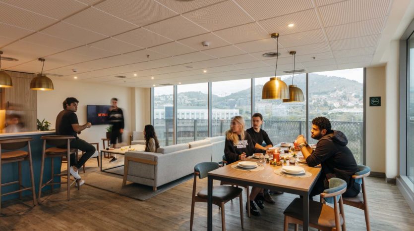 Residencia universitaria Livensa en Barcelona Diagonal Alto salón privado