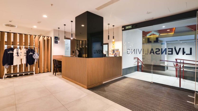 Residencia Universitaria Livensa Living Barcelona Marina recepción