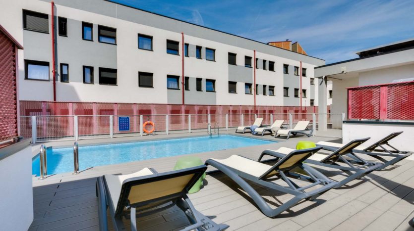 Residencia Universitaria Livensa Living Barcelona Marina piscina