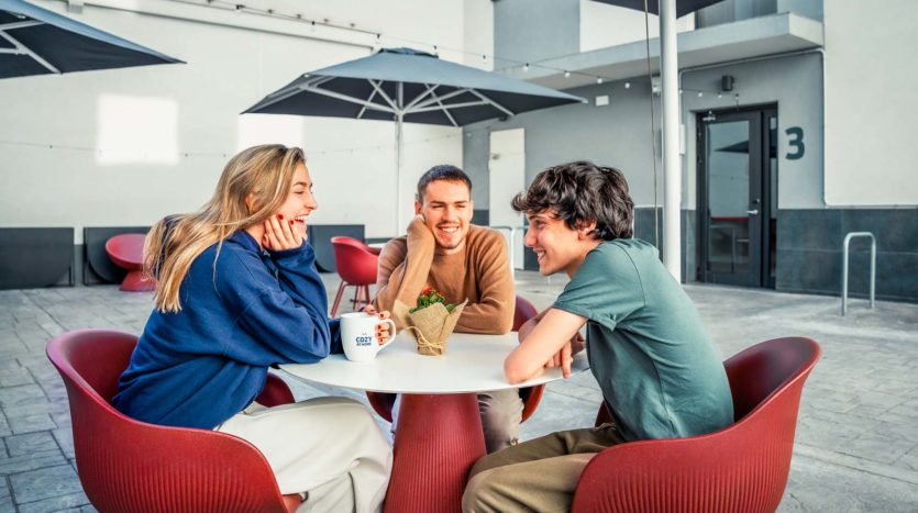 Residencia Universitaria Livensa Living Barcelona Marina terraza