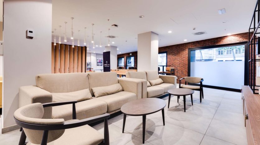 Residencia Universitaria Livensa Living Barcelona Marina zona descanso común