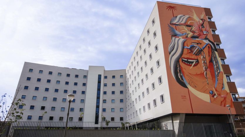 Residencia de estudiantes Livensa Living Granada Fuentenueva fachada