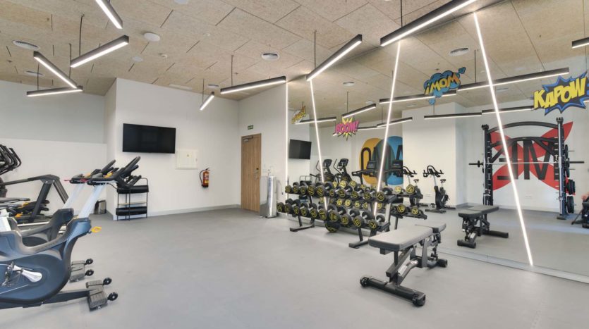 Residencia de estudiantes Livensa Living Granada Fuentenueva gimnasio