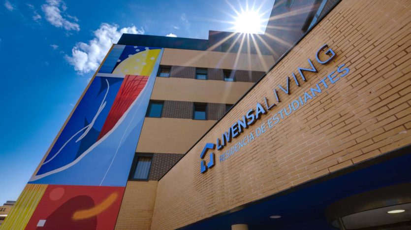 Residencia de estudiantes Madrid Aravaca Livensa Living entrada al edificio
