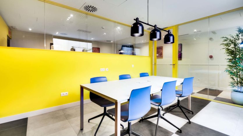 Residencia de estudiantes Madrid Aravaca Livensa Living sala de reuniones