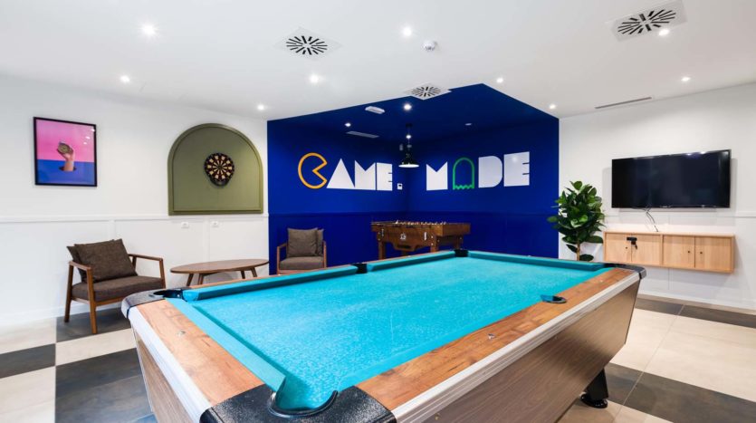 Residencia de estudiantes Madrid Aravaca Livensa Living zona de billar