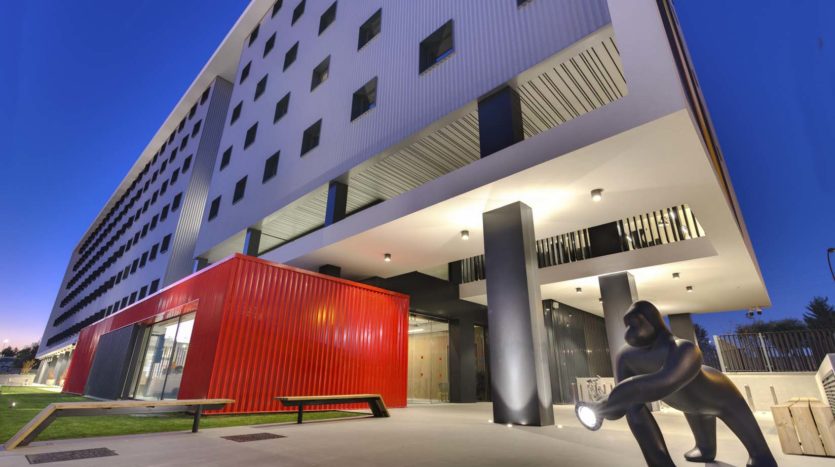 Residencia de estudiantes Madrid Getafe Livensa Living fachada exterior