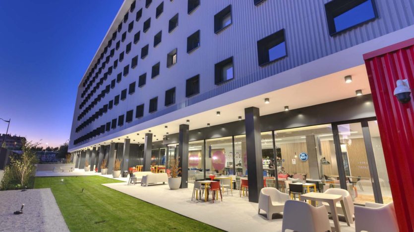 Residencia de estudiantes Madrid Getafe Livensa Living fachada