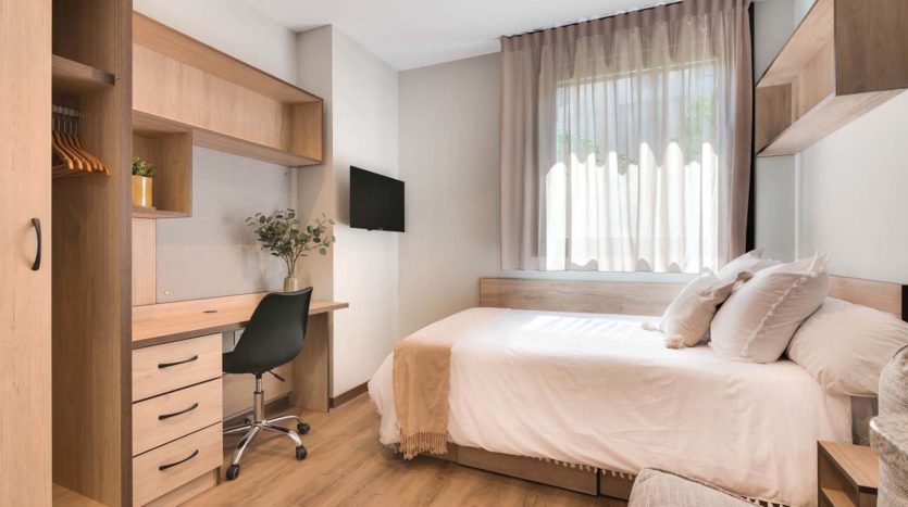 Residencia de estudiantes Livensa Living Pamplona estudio premium