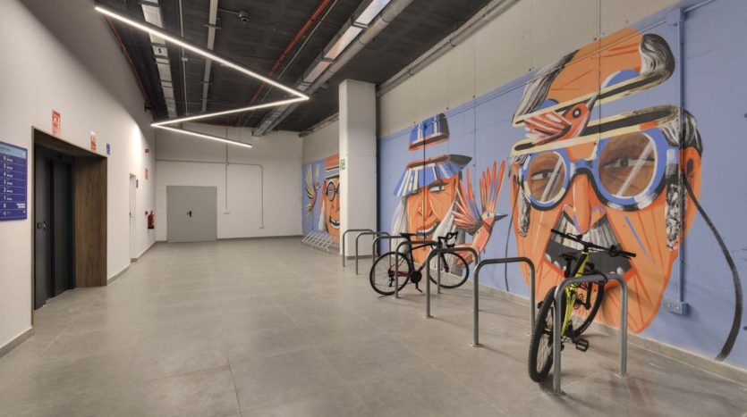 Residencia de estudiantes Livensa Living Granada Fuentenueva parking bicis