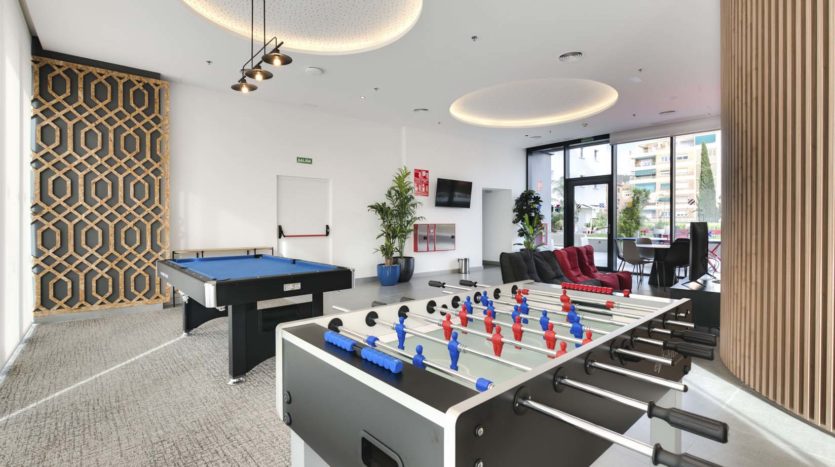 Residencia de estudiantes Livensa Living Granada Fuentenueva zona de juegos