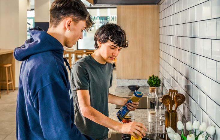Residencia Universitaria Livensa Living Barcelona Marina zona de cocina
