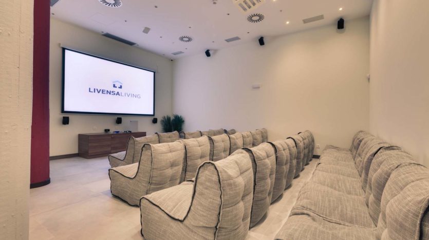 Residencia de estudiantes Livensa Living Pamplona sala de cine