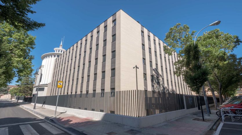Residencia de estudiantes Livensa Living Pamplona fachada exterior