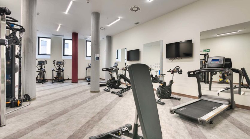 Residencia de estudiantes Livensa Living Pamplona gimnasio