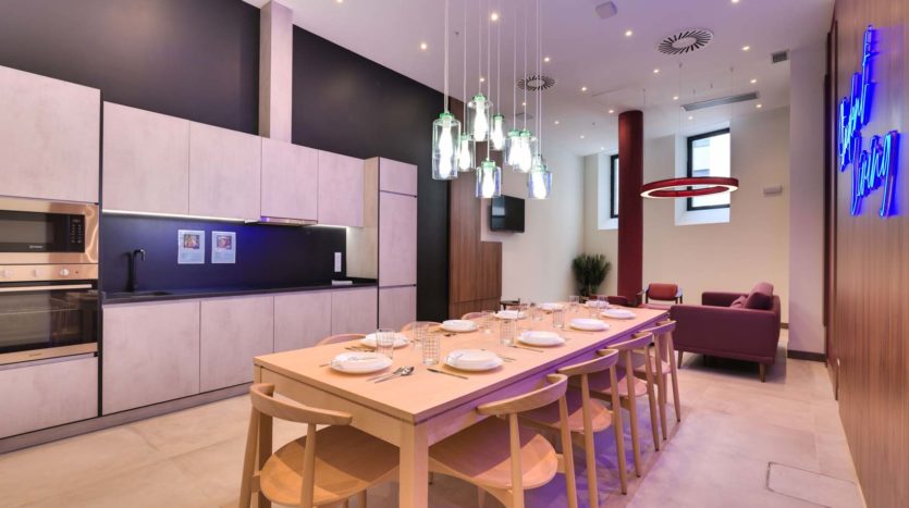 Residencia de estudiantes Livensa Living Pamplona salón