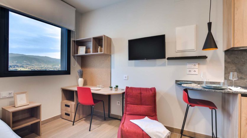 Residencia de estudiantes Livensa Living Granada Fuentenueva estudio premium