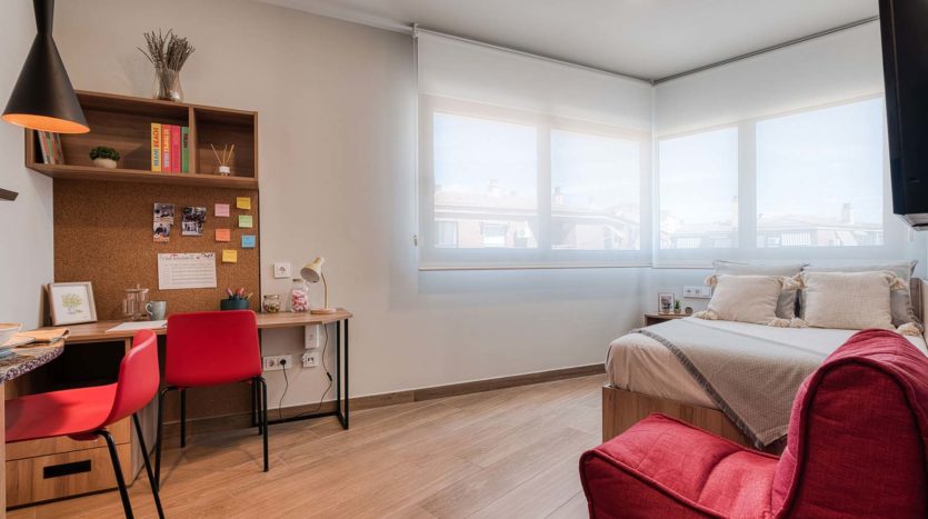 Residencia de estudiantes Livensa Living Granada Fuentenueva habitación accesible