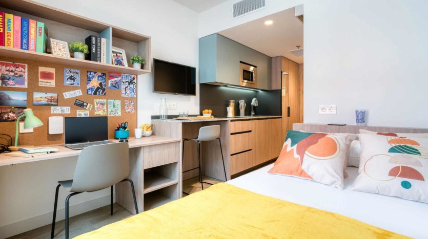 Habitación Single Premium en residencia de estudiantes Livensa Barcelona Parallel