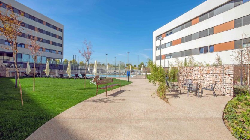 Alojamiento Livensa Living Alcobendas jardín