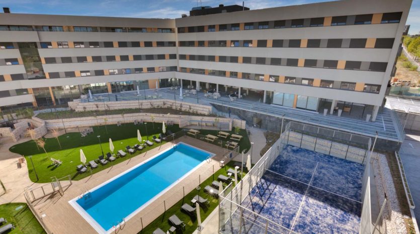 Alojamiento Livensa Living Alcobendas piscina