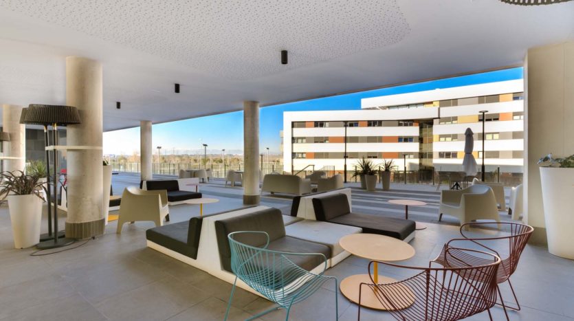 Alojamiento Livensa Living Alcobendas terraza
