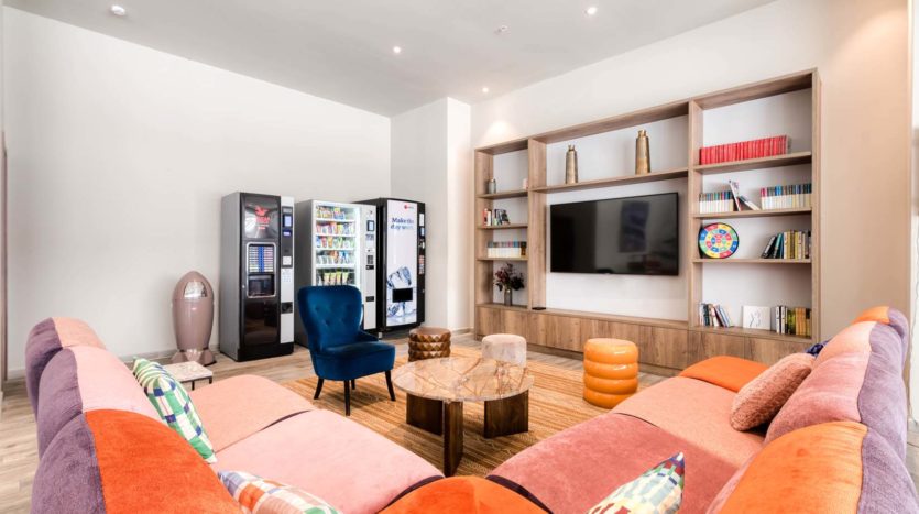 Alojamiento Livensa Valencia Marina Real maquinas vending