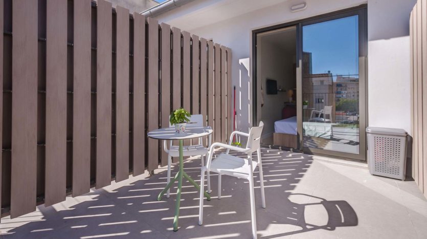Alojamientos Livensa Living Studios Valencia Viveros terraza estudio superior
