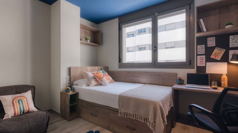 Alojamiento Livensa Valencia Marina Real estudio supeior