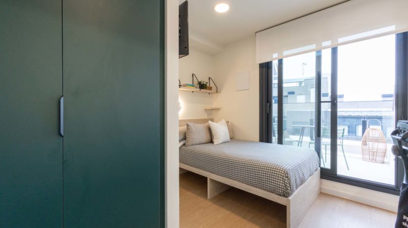 Residencia de estudiantes Nido Living Madrid studio classic con terraza