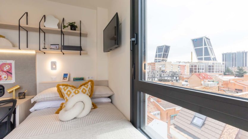 Residencia de estudiantes Nido Living Madrid habitación premium studio con terraza