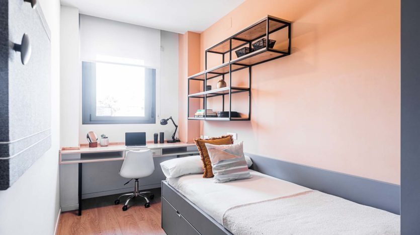 Residencia de Estudiantes Nido Porvenir Sevilla habitación classic 3 camas