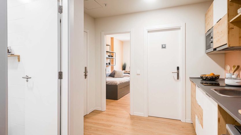 Residencia de Estudiantes Nido Porvenir Sevilla habitación premium 3 camas