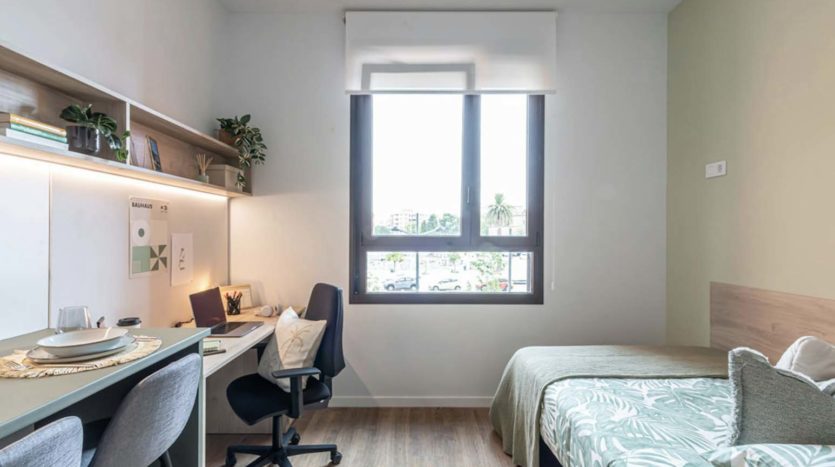 Residencia de estudiantes Nido Malvarrosa en Valencia deluxe en suite