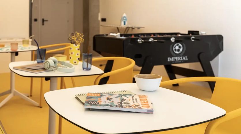 Residencia de estudiantes Sevilla Bermejales zona de juegos