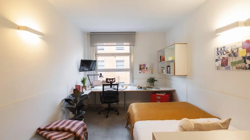 Residencia de estudiantes Yugo Galdós en Madrid habitación individual superior